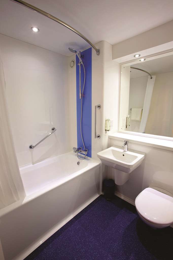 Travelodge Ели Стая снимка